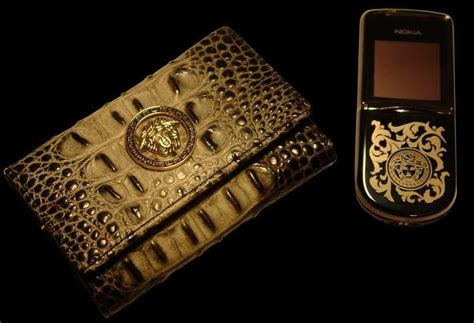 Versace to launch luxury cell phone 